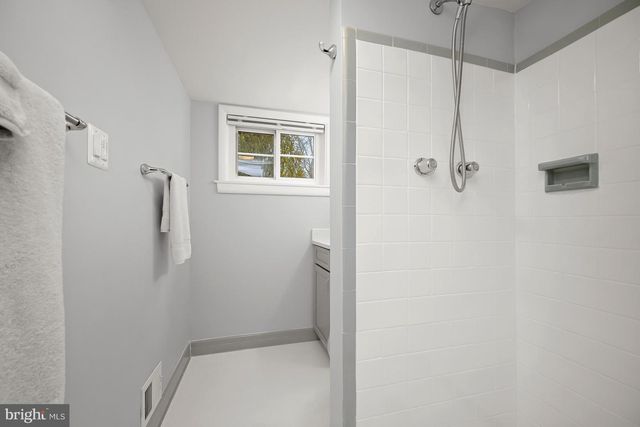 9809 HOLMHURST RD, Bethesda, MD 20817