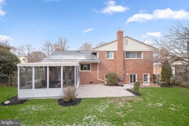 9809 HOLMHURST RD, Bethesda, MD 20817