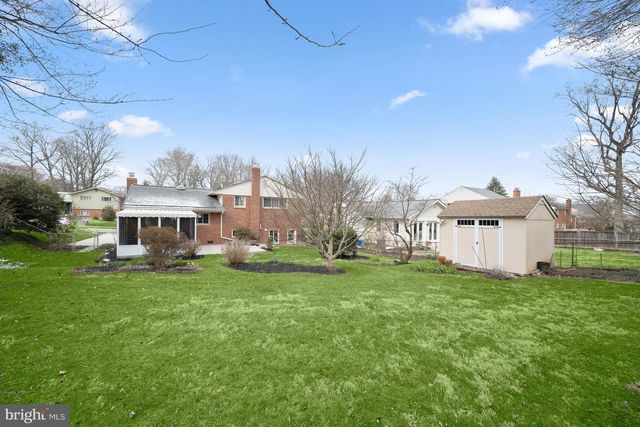 9809 HOLMHURST RD, Bethesda, MD 20817