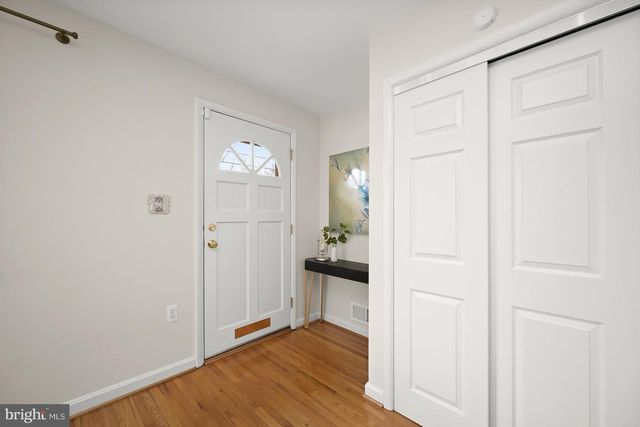 9809 HOLMHURST RD, Bethesda, MD 20817