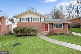 9809 HOLMHURST RD, Bethesda, MD 20817