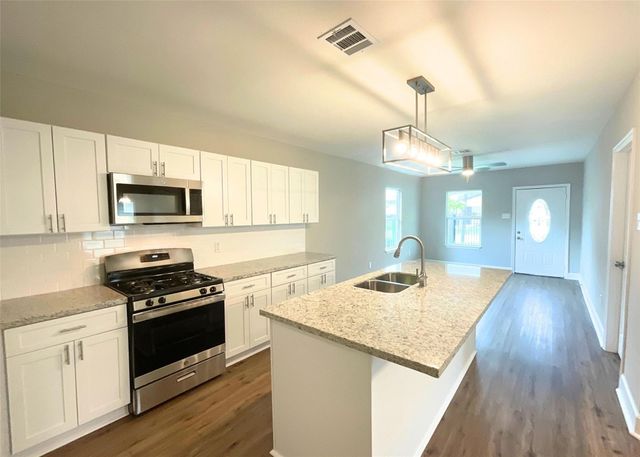 7110 Avenue L, Houston, TX 77011