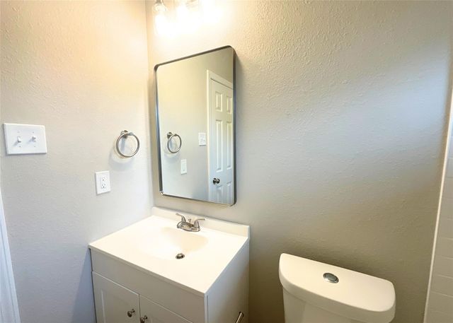 7110 Avenue L, Houston, TX 77011