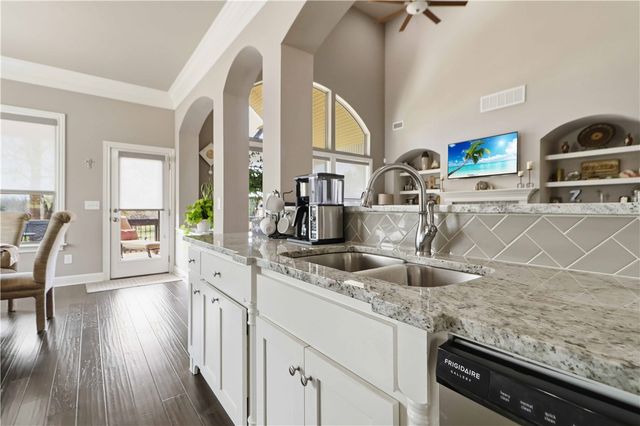 5125 Sagely Lane, Fayetteville, AR 72703