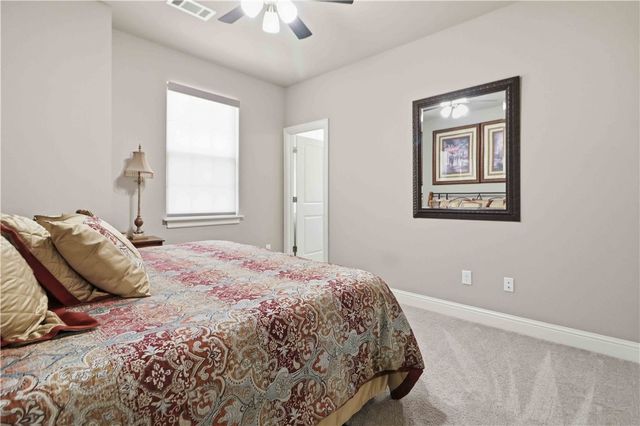 5125 Sagely Lane, Fayetteville, AR 72703