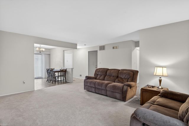 11728 Amber Le Drive 39, Warren, MI 48093