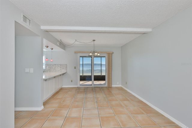 9209 SEMINOLE BOULEVARD 33, Seminole, FL 33772