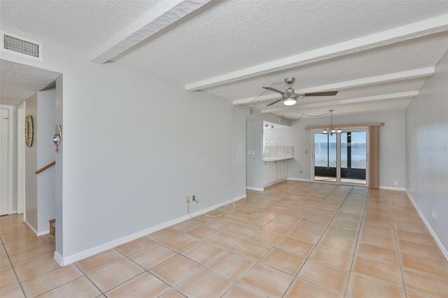 9209 SEMINOLE BOULEVARD 33, Seminole, FL 33772