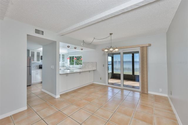 9209 SEMINOLE BOULEVARD 33, Seminole, FL 33772