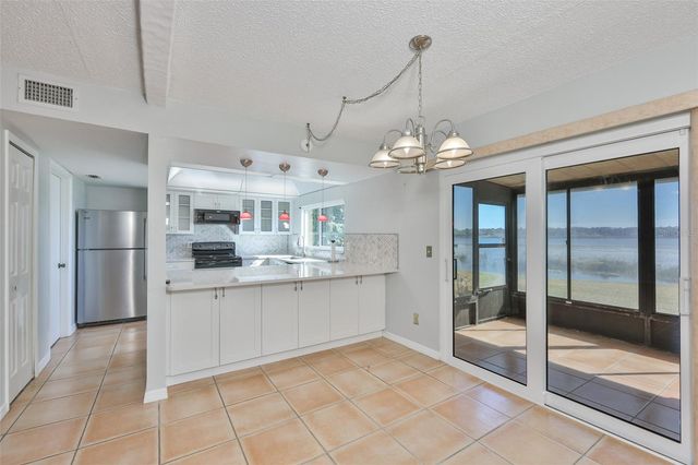 9209 SEMINOLE BOULEVARD 33, Seminole, FL 33772