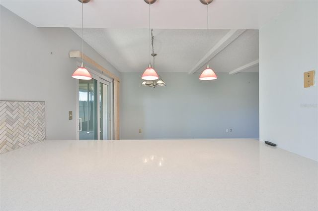 9209 SEMINOLE BOULEVARD 33, Seminole, FL 33772