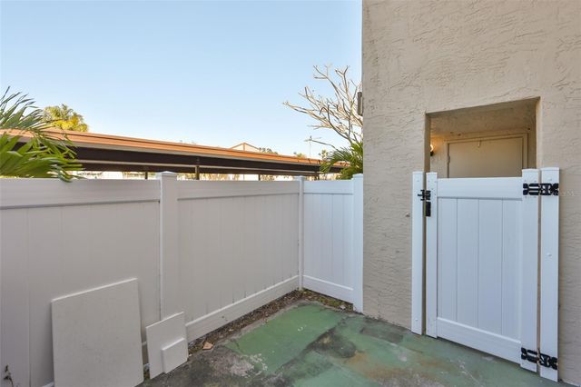 9209 SEMINOLE BOULEVARD 33, Seminole, FL 33772