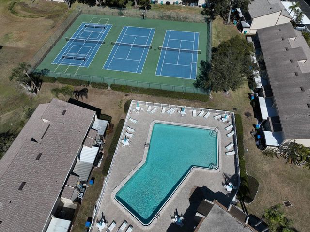 9209 SEMINOLE BOULEVARD 33, Seminole, FL 33772