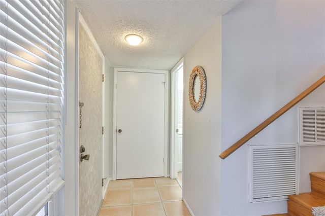 9209 SEMINOLE BOULEVARD 33, Seminole, FL 33772