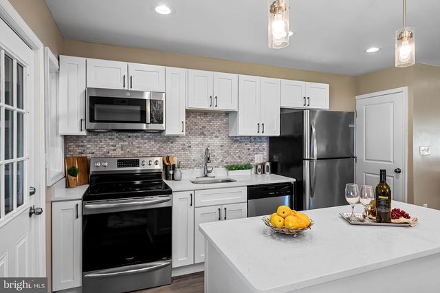 805 MILDRED AVE, Dundalk, MD 21222