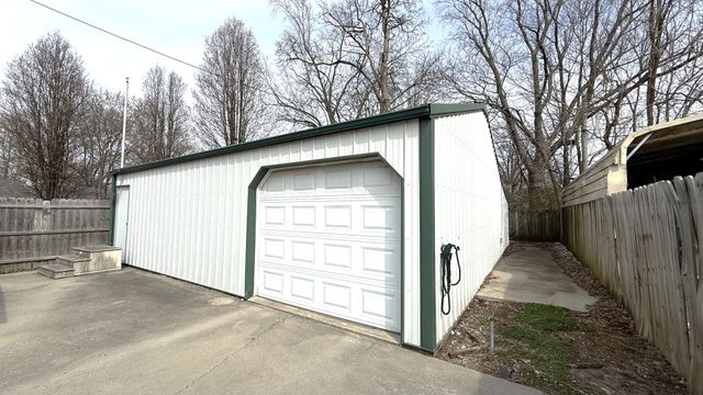 517 College Avenue, Centralia, IL 62801