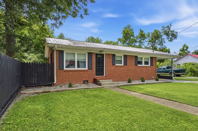 226 N Pine St, Hohenwald, TN 38462