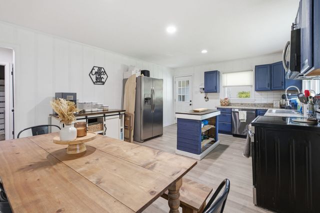 226 N Pine St, Hohenwald, TN 38462