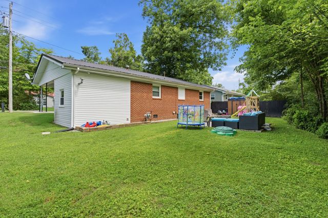226 N Pine St, Hohenwald, TN 38462