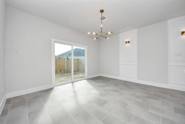 1110 E Main Street, La Porte, TX 77571