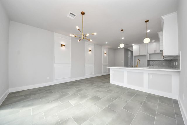 1110 E Main Street, La Porte, TX 77571