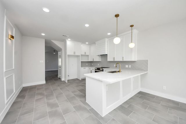 1110 E Main Street, La Porte, TX 77571