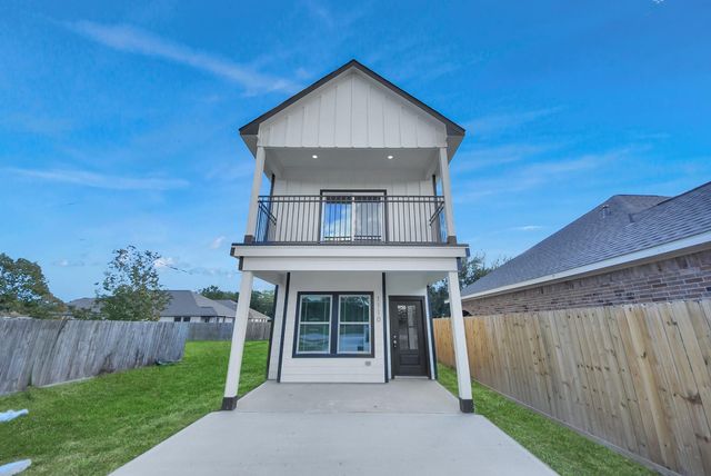 1110 E Main Street, La Porte, TX 77571