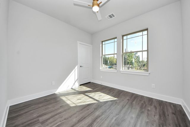 1110 E Main Street, La Porte, TX 77571