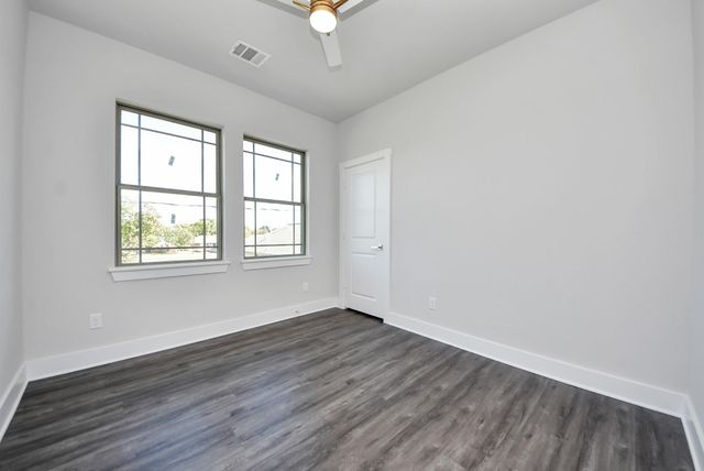 1110 E Main Street, La Porte, TX 77571