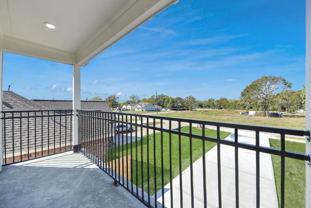 1110 E Main Street, La Porte, TX 77571