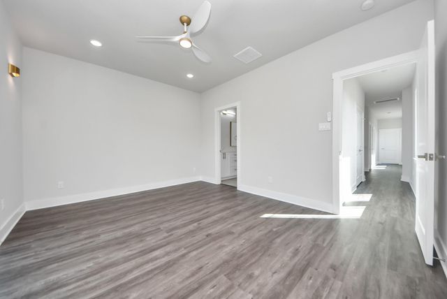 1110 E Main Street, La Porte, TX 77571