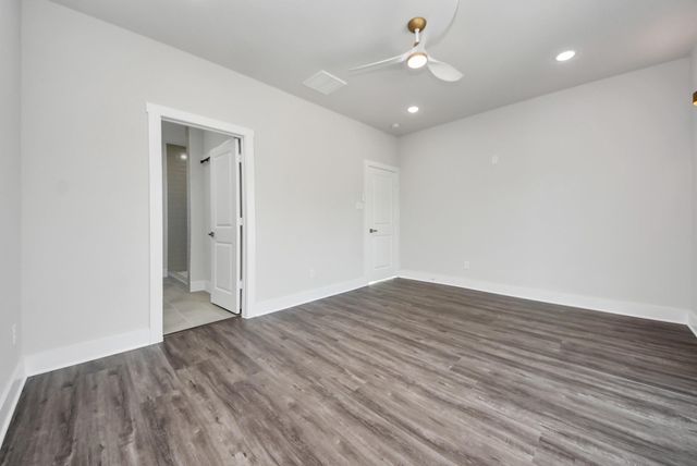 1110 E Main Street, La Porte, TX 77571