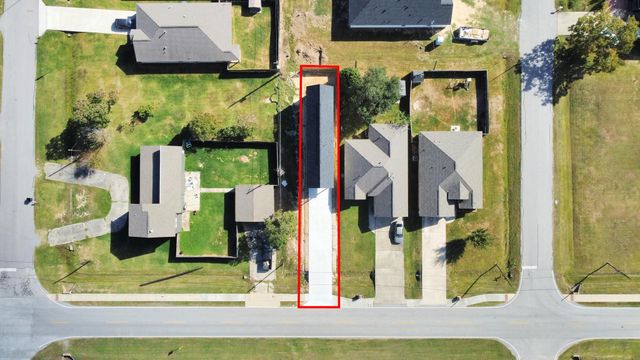 1110 E Main Street, La Porte, TX 77571