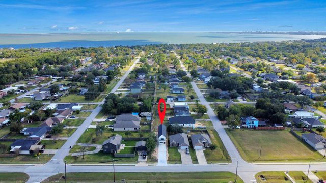 1110 E Main Street, La Porte, TX 77571