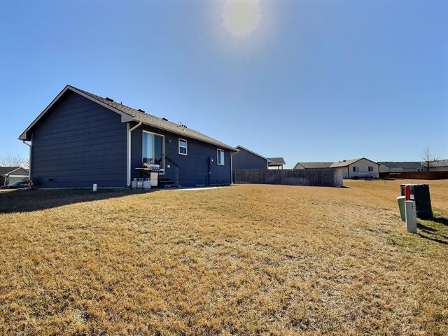 1621 N Thoroughbred St, Wichita, KS 67235