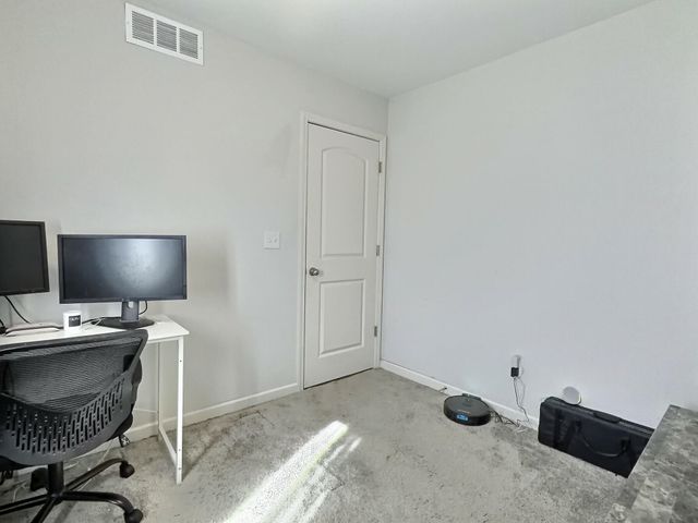 1621 N Thoroughbred St, Wichita, KS 67235