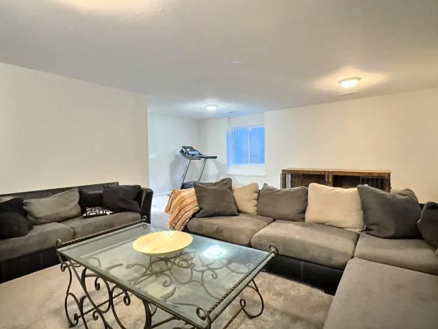 1621 N Thoroughbred St, Wichita, KS 67235