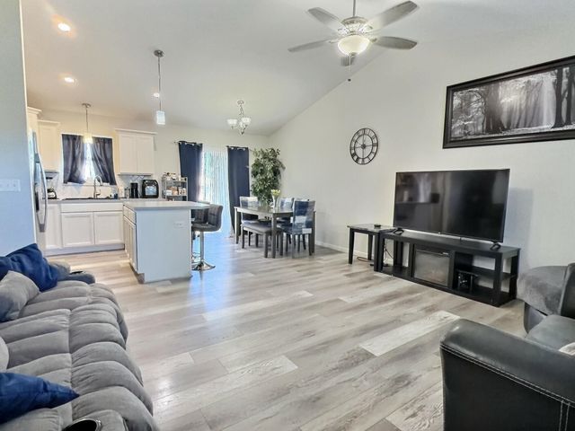 1621 N Thoroughbred St, Wichita, KS 67235