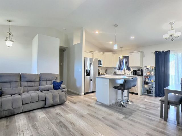 1621 N Thoroughbred St, Wichita, KS 67235