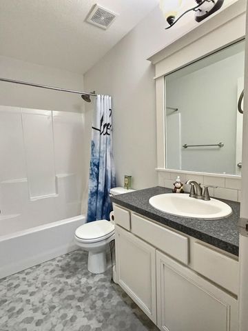 1621 N Thoroughbred St, Wichita, KS 67235