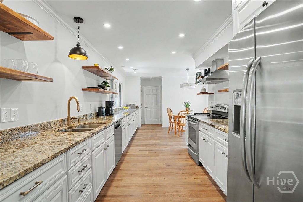 Image 11 of property listing at 115 Wickersham Drive, Savannah, GA 31411