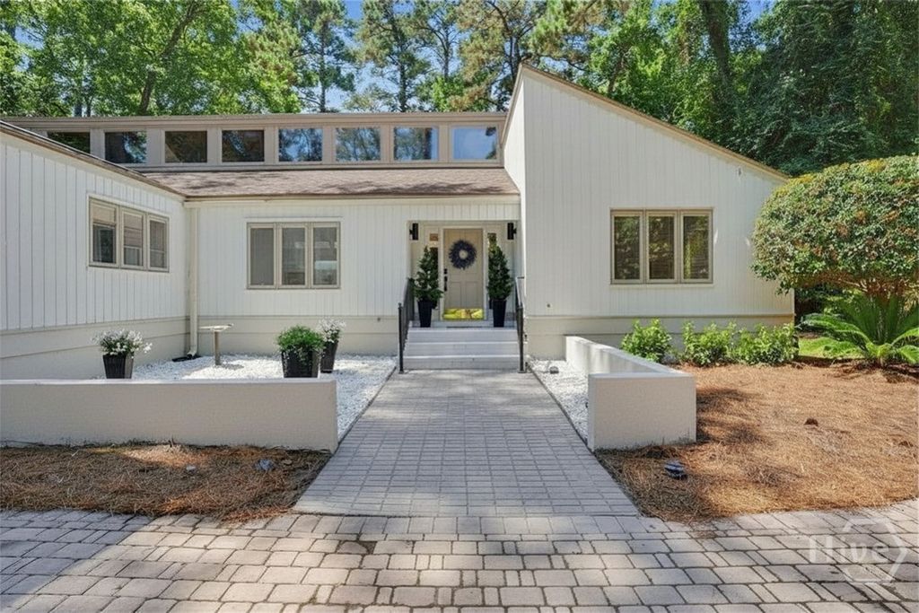 Image 2 of property listing at 115 Wickersham Drive, Savannah, GA 31411
