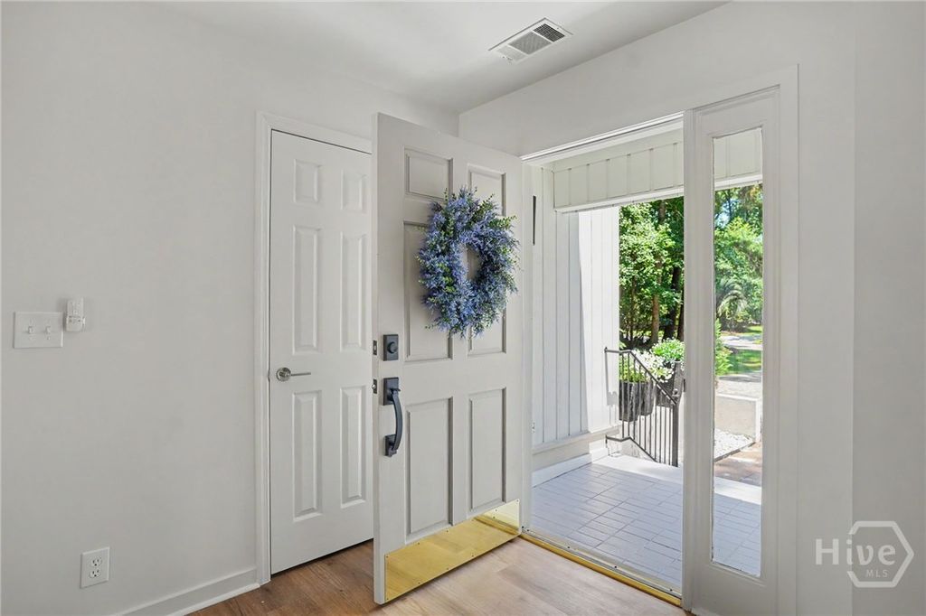 Image 4 of property listing at 115 Wickersham Drive, Savannah, GA 31411