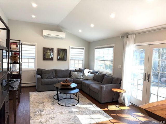 49 Spencer Drive, New Rochelle, NY 10801