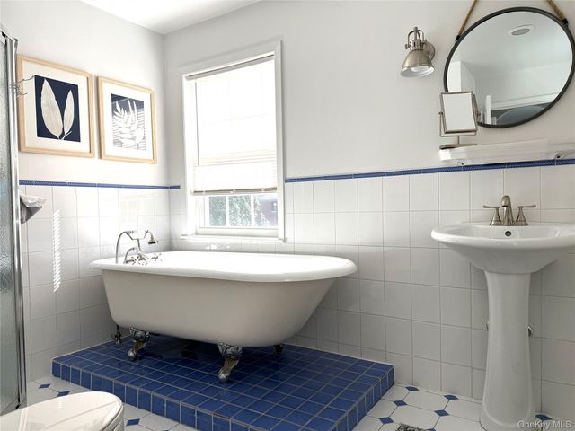 49 Spencer Drive, New Rochelle, NY 10801