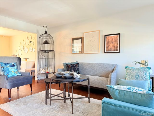 49 Spencer Drive, New Rochelle, NY 10801