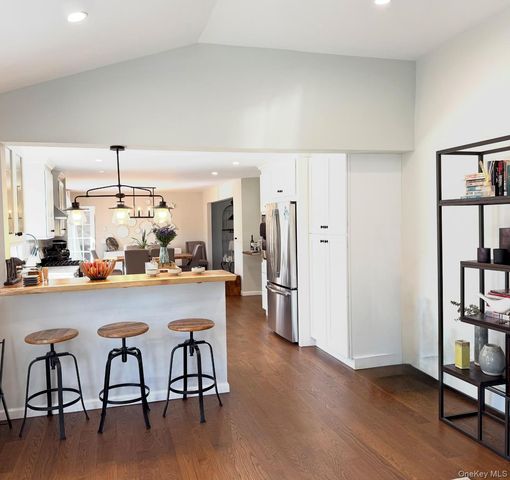 49 Spencer Drive, New Rochelle, NY 10801