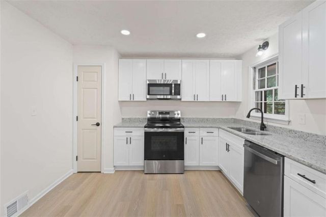2107 Windsor Drive, Snellville, GA 30078