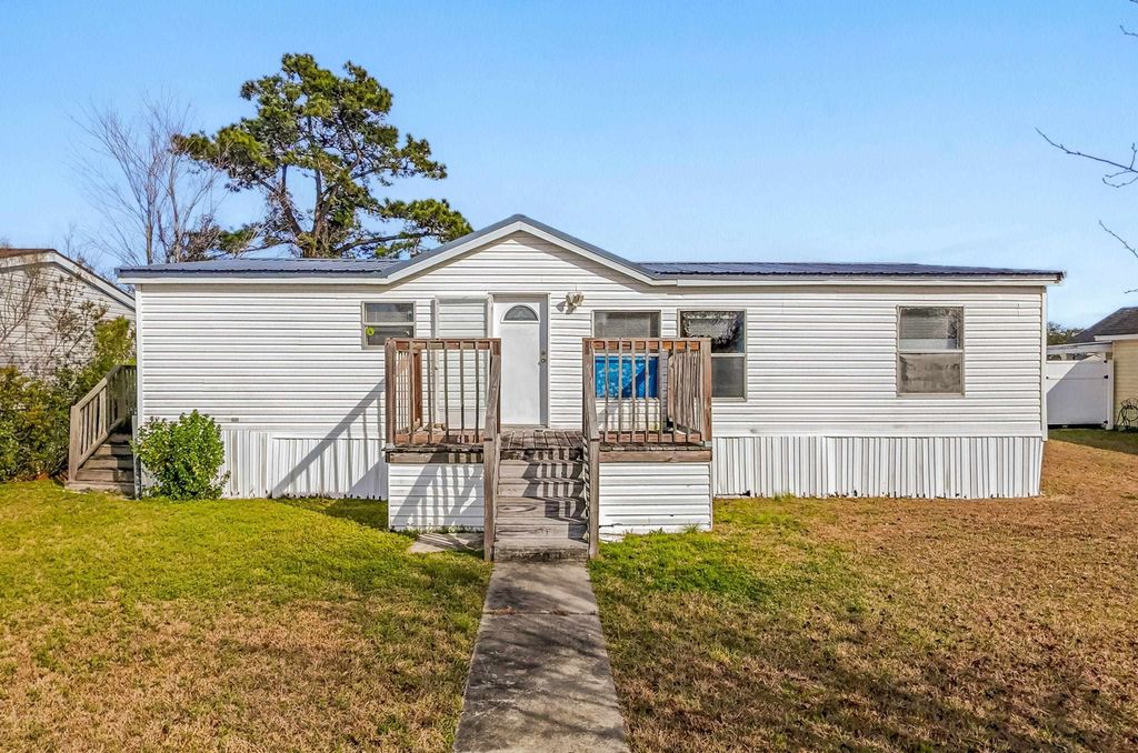 107 Rockdale St., Myrtle Beach, SC 29579