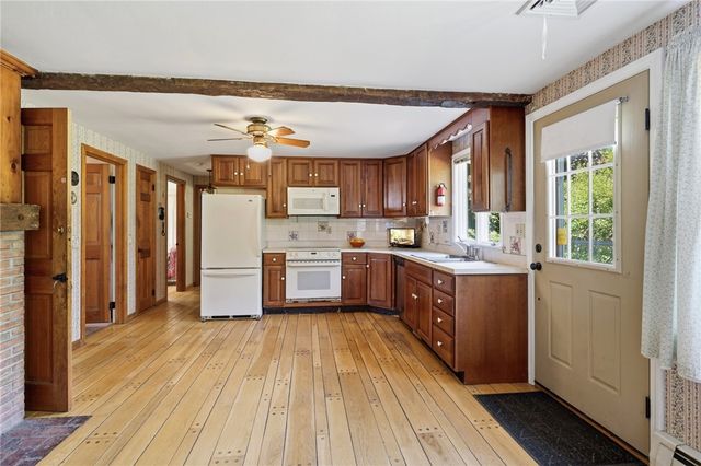 1387 Plainfield Pike Pike, Coventry, RI 02827